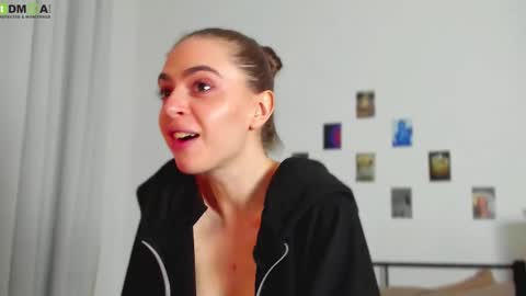 Snapshot of tiffany_loong chatting on 09-30-25, 12:48 tiffany online show from 09-30-25, 12:48