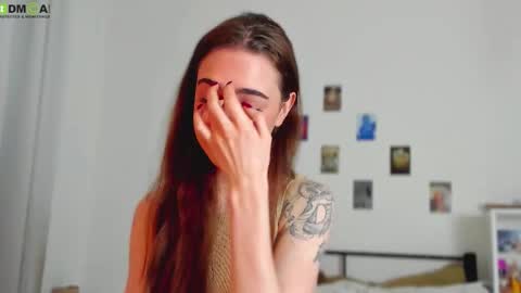 Snapshot of tiffany_loong chatting on 10-30-25, 11:27 tiffany online show from 10-30-25, 11:27