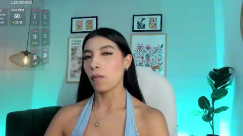 Snapshot of tiffany_low chatting on 06-12-26, 04:50 tiffany_low online show from 06-12-26, 04:50