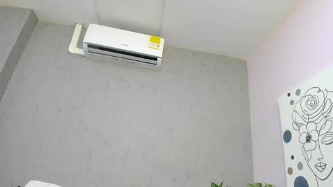 tiffany_mendez online show from 05-11-26, 12:00