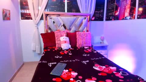 tiffany_sander online show from 02-04-25, 03:22