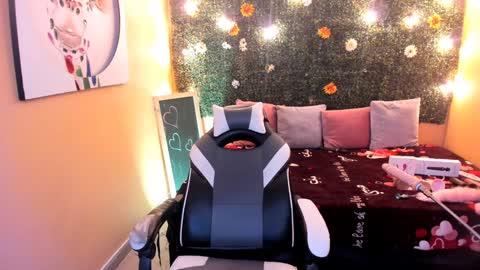 tiffany_sander online show from 02-06-25, 06:29