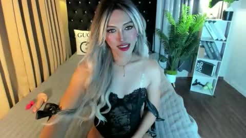 Snapshot of tiffany_welson chatting on 09-12-25, 12:00 tiffany online show from 09-12-25, 12:00