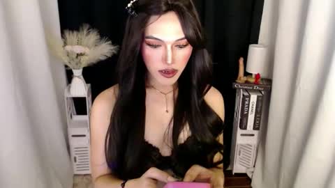 Snapshot of tiffany_welson chatting on 11-22-25, 06:29 tiffany online show from 11-22-25, 06:29