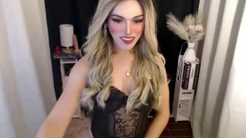 Snapshot of tiffany_welson chatting on 12-02-25, 07:09 tiffany online show from 12-02-25, 07:09