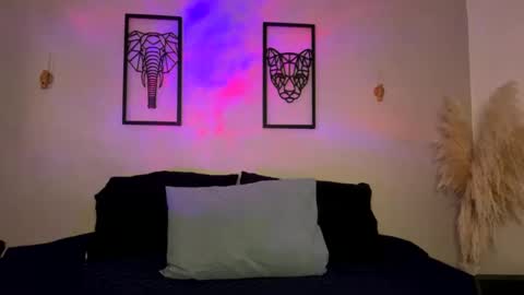  CAMI VELEZ camivelezz   online show from 05-01-26, 12:15