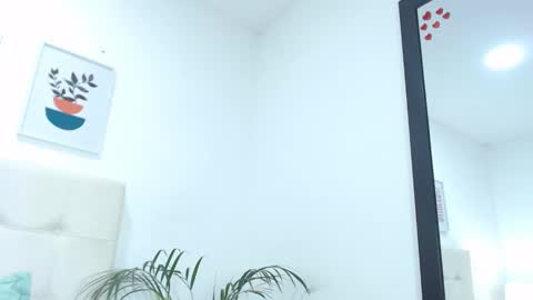 Tifanny Fox online show from 02-25-25, 12:03