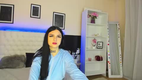 Tiffani online show from 03-25-26, 01:50