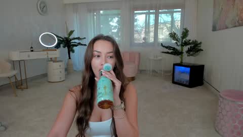 Tiffany Houston online show from 01-09-25, 06:48