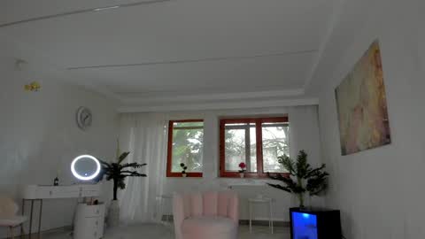 Tiffany Houston online show from 02-03-25, 06:45