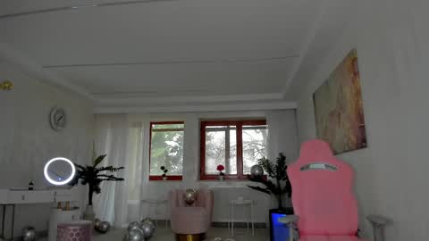 Tiffany Houston online show from 02-15-25, 07:38