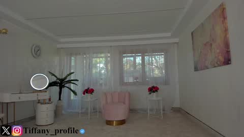 Tiffany Houston online show from 10-31-25, 07:20