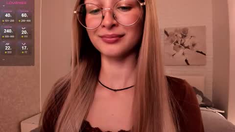 Tiffany online show from 09-18-25, 01:57