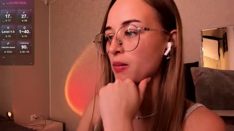 Tiffany online show from 10-06-25, 01:41