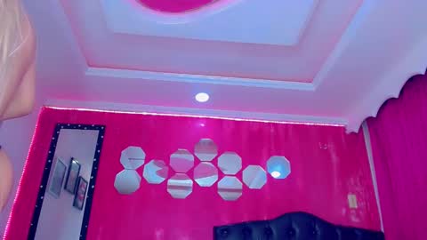 Snapshot of tiffanymackensyy69 chatting on 10-30-25, 12:12 tiffanymackensyy69 online show from 10-30-25, 12:12