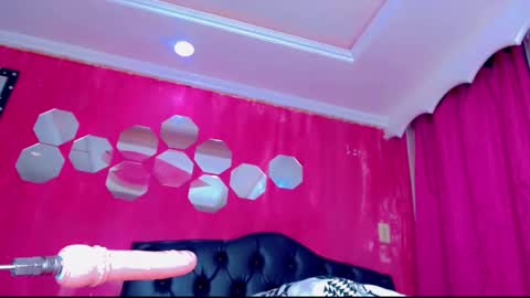 Snapshot of tiffanymackensyy69 chatting on 12-19-25, 11:45 tiffanymackensyy69 online show from 12-19-25, 11:45