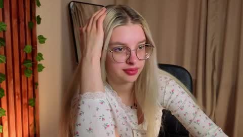 tiffanypeach online show from 04-14-26, 10:43