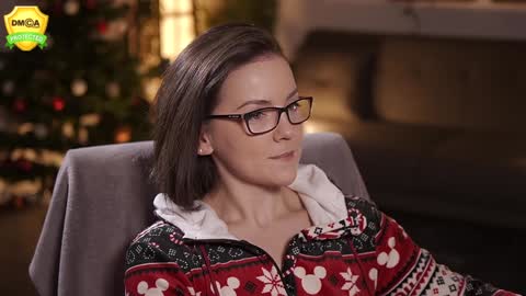 tiffanyriox online show from 12-21-24, 05:58