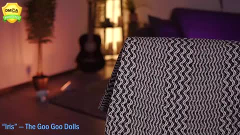 tiffanyriox online show from 02-04-25, 05:53