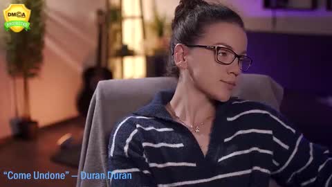 tiffanyriox online show from 09-24-25, 11:41