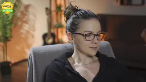 tiffanyriox online show from 02-06-26, 12:48