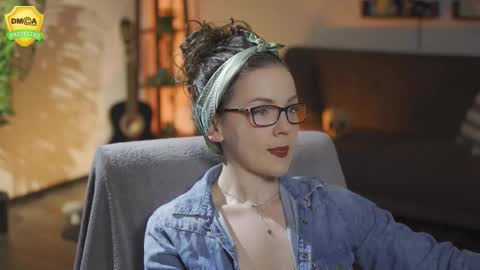 tiffanyriox online show from 03-05-26, 12:50