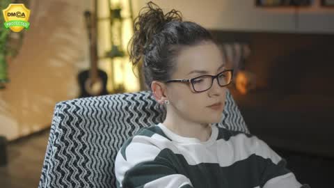 tiffanyriox online show from 04-08-26, 11:48