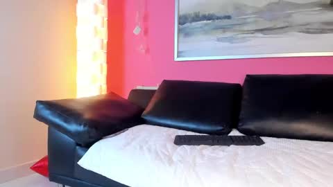 Snapshot of tiffanysuarez_ chatting on 02-11-25, 02:24 Stefany Suarez online show from 02-11-25, 02:24