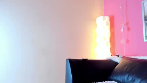 Stefany Suarez online show from 01-07-26, 04:42