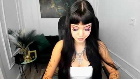 tiffanyyoun online show from 03-08-26, 11:14