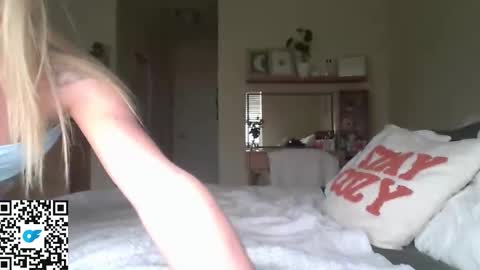 Snapshot of tiffbabyyyyy chatting on 10-10-25, 09:03 tiff online show from 10-10-25, 09:03