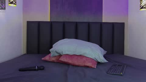 Tiffany  online show from 02-12-25, 10:59