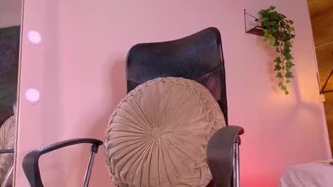 Tiffany  online show from 10-11-25, 07:56