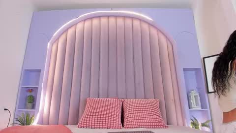 Tiffany  online show from 10-18-25, 08:42