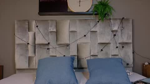 Tiffany  online show from 11-10-25, 08:08