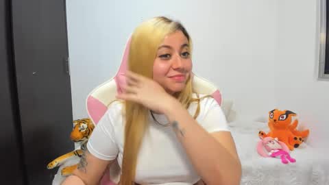 Snapshot of tigerbaby_ chatting on 03-07-25, 12:37 Ana online show from 03-07-25, 12:37