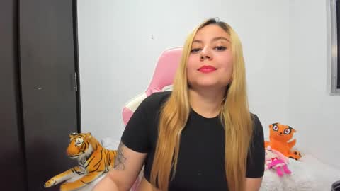 Snapshot of tigerbaby_ chatting on 03-12-25, 12:42 Ana online show from 03-12-25, 12:42