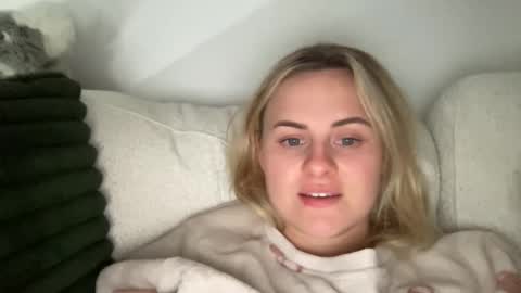 Snapshot of tigoldbitties11 chatting on 11-24-25, 05:07 Lexi online show from 11-24-25, 05:07