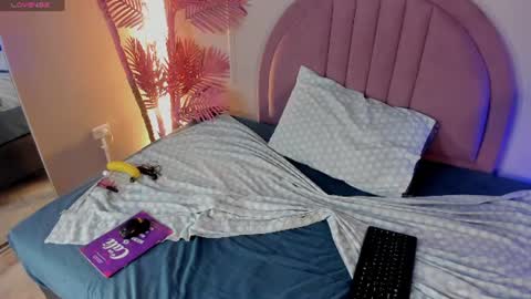 tiianascott online show from 07-10-26, 03:55