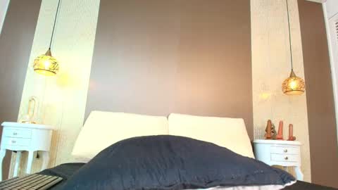 T I F F A N Y online show from 10-01-25, 07:53