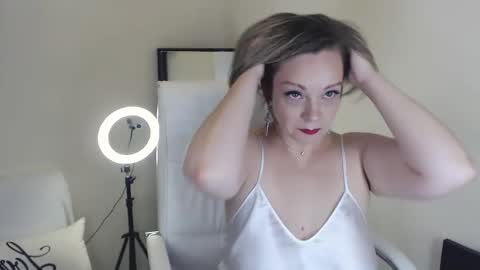 Tilly online show from 02-22-25, 02:08