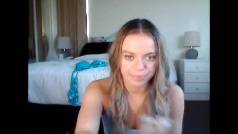 Tily Love online show from 04-30-26, 06:42