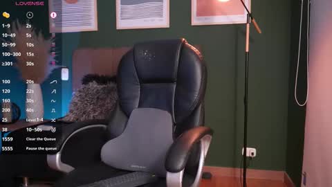 Snapshot of tim__watson chatting on 03-08-26, 02:04 Tim online show from 03-08-26, 02:04