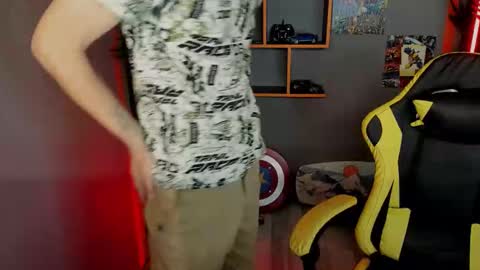 Snapshot of tim_blackk chatting on 09-22-25, 09:06 Tim online show from 09-22-25, 09:06