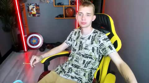 Snapshot of tim_blackk chatting on 11-09-25, 10:35 Tim online show from 11-09-25, 10:35