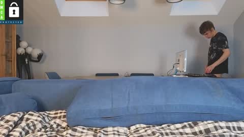 Tim online show from 01-04-25, 07:34