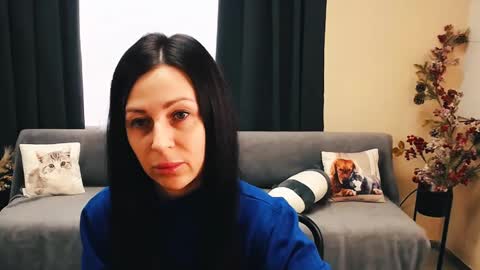 Luisa online show from 03-11-25, 08:52