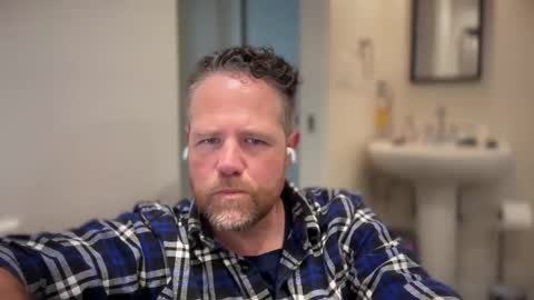 Snapshot of timjcali chatting on 11-06-25, 09:26 Tim online show from 11-06-25, 09:26