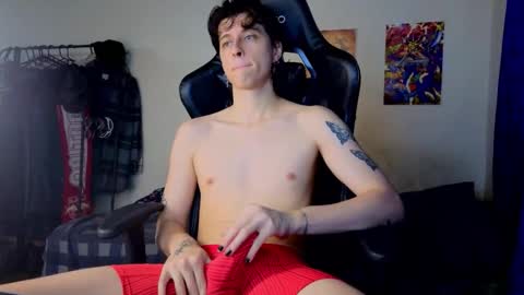 Snapshot of timmyhotmilk chatting on 11-02-25, 10:34 timmy independent model help me reach 50 thumbs up pls online show from 11-02-25, 10:34