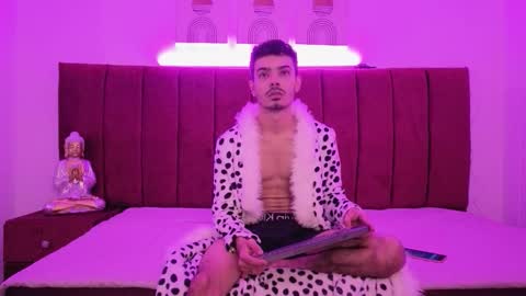 Evans  online show from 10-18-25, 10:21